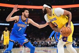 他在关键时 他在关键时